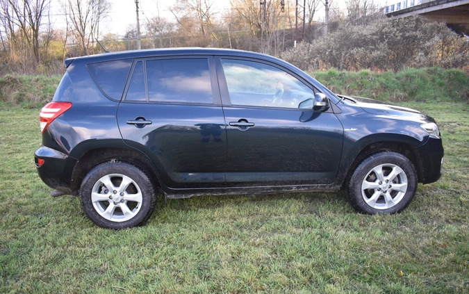 Toyota RAV4 cena 40700 przebieg: 63000, rok produkcji 2010 z Piotrków Kujawski małe 79